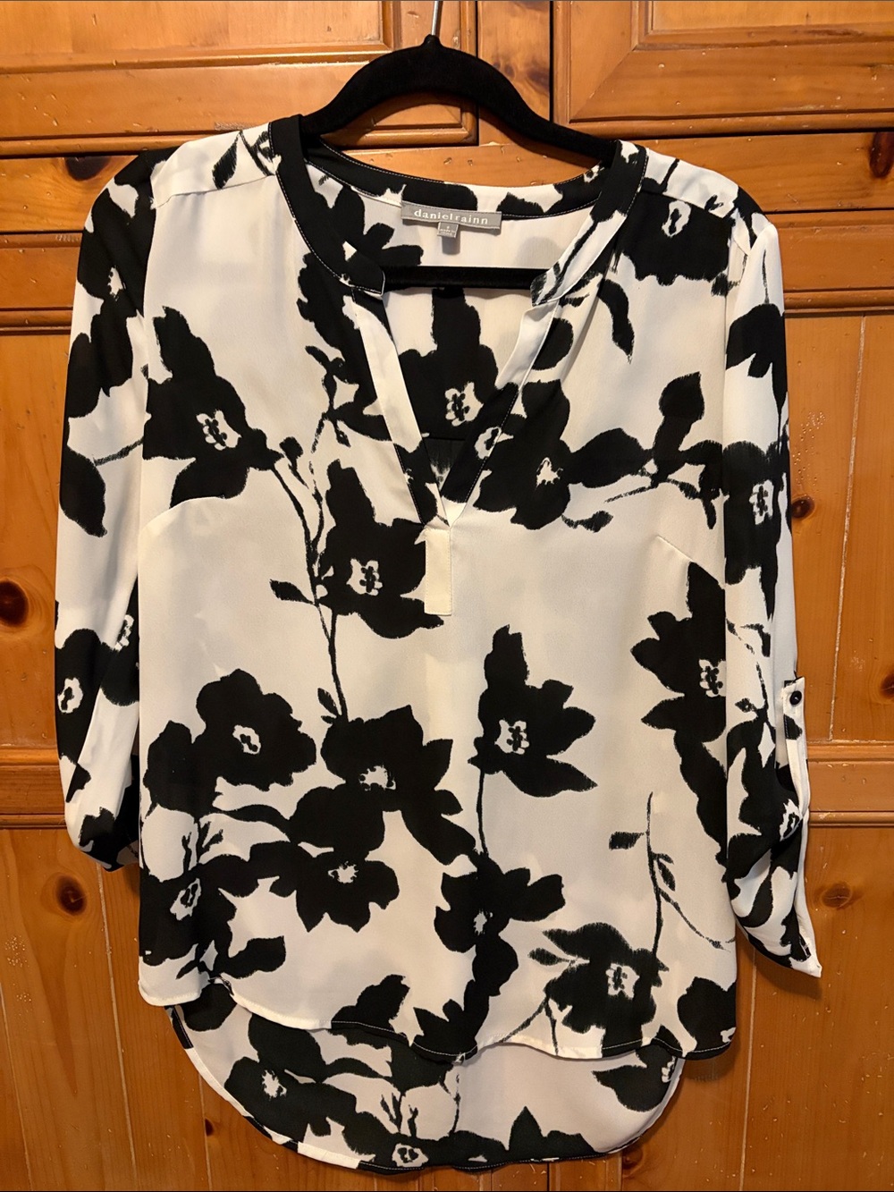 Daniel Rainn Black and White Floral Split V-Neck Blouse